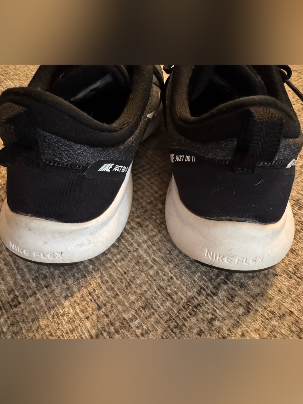 Nike Flex Experience 8 Black & White Running Sneakers Size 7.5 Women’s - Picture 7 of 11